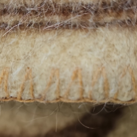 Peruvian Alpaca Wool Tiger Luxury Brown Cream Blanket. 55" X 66" - Picture 6 of 9